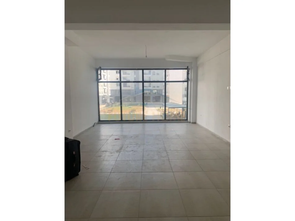 Tirane, jepet me qera ambjent biznesi Kati 2, 80 m² 600 € 