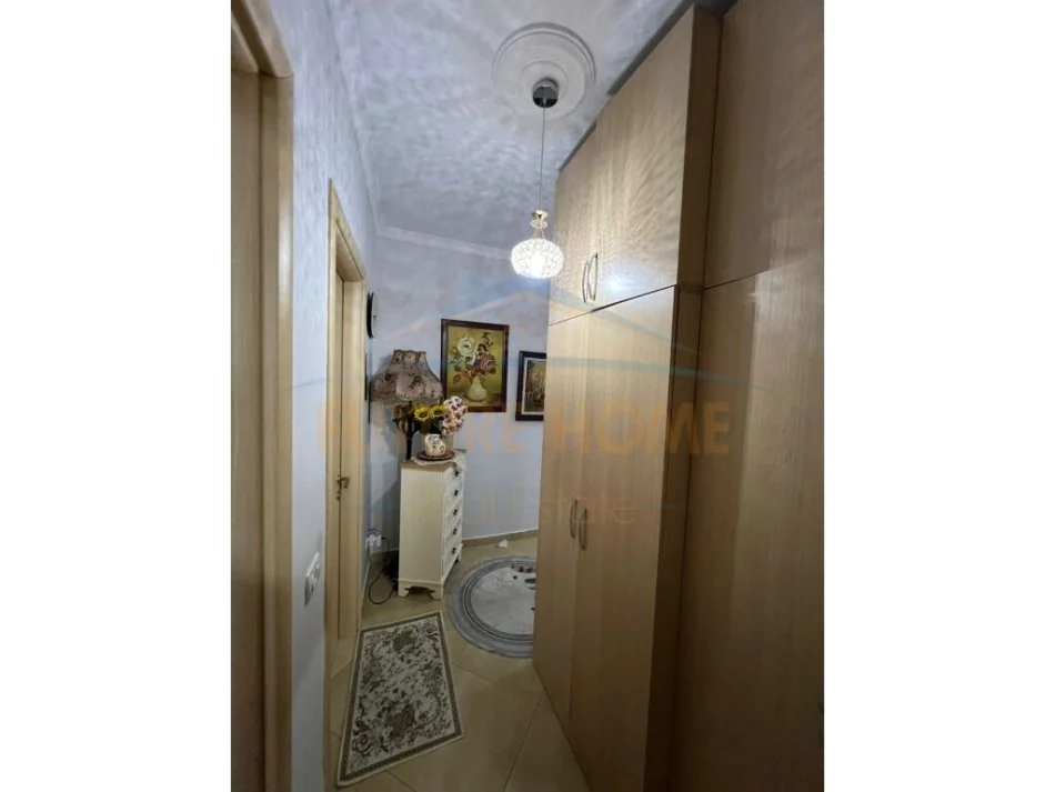 Tirane, Shitet, apartament 3+1 Kati 7, 141 m² 170.000 € (unaza e re)