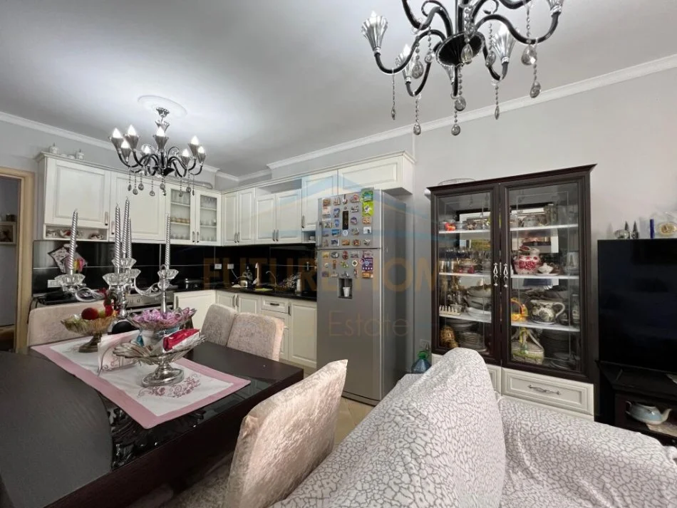 Tirane, shitet apartament 3+1+Aneks+Ballkon Kati 7, 141 m² 170.000 € (Rotondo, Astir)