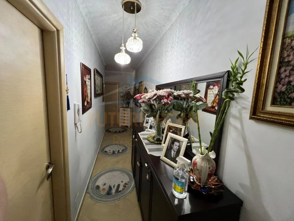 Tirane, shitet apartament 3+1+Aneks+Ballkon Kati 7, 141 m² 170.000 € (Rotondo, Astir)