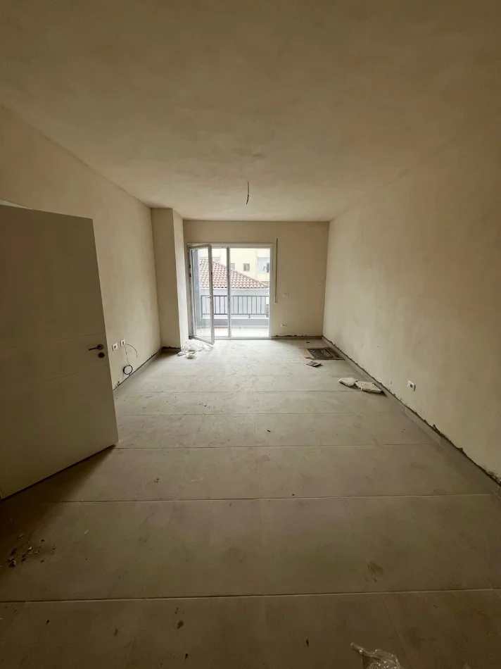 Tirane, shitet apartament 2+1+Ballkon Kati 1, 117 m² 198.000 € (5 maji)