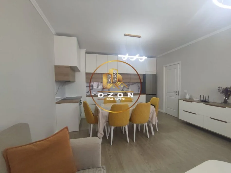 Tirane, jepet me qera apartament 1+1+Ballkon Kati 2, 70 m² 550 € (Sauk i Vjetër)