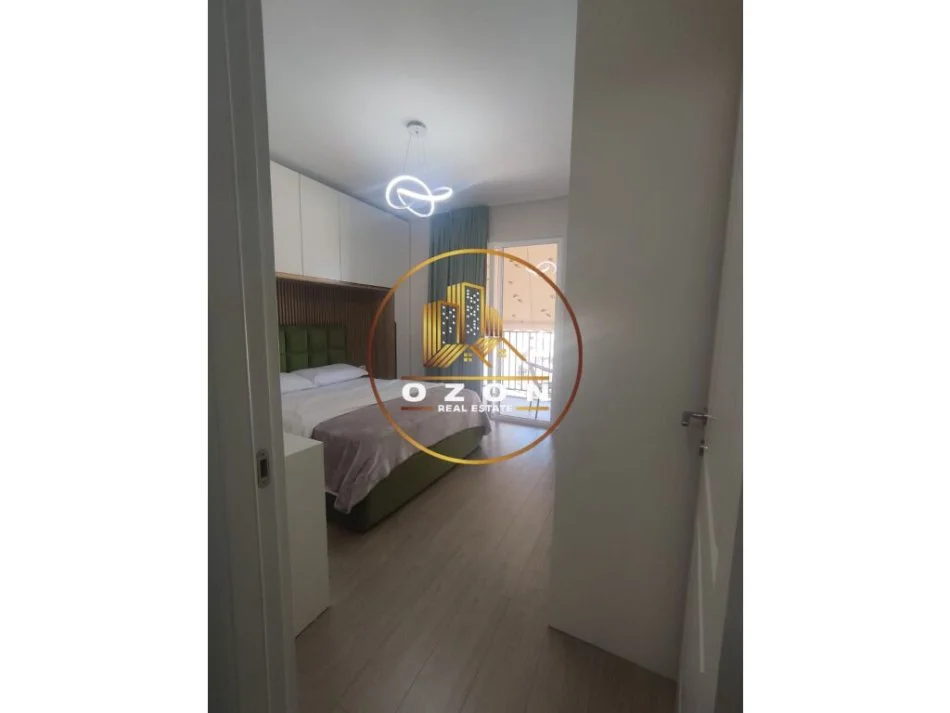 Tirane, jepet me qera apartament 1+1+Ballkon Kati 2, 70 m² 550 € (Sauk i Vjetër)
