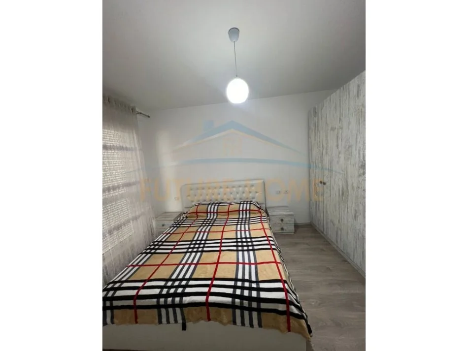 Tirane, jepet me qera apartament 1+1+Ballkon Kati 3, 60 m² 500 € (Kompleks Kontakti)