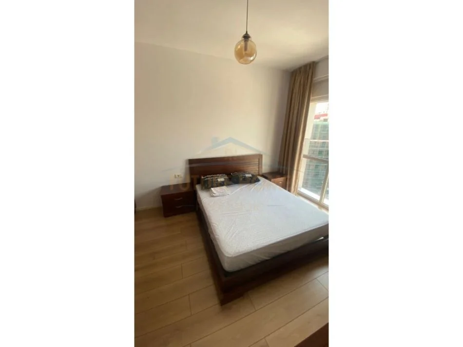 Tirane, jepet me qera apartament 1+1 Kati 8, 89 m² 500 € (Rruga 5 Maji)