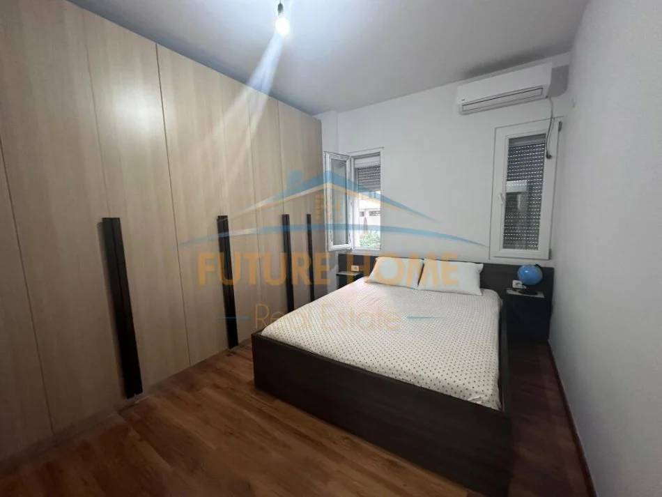 Tirane, jepet me qera apartament 2+1+Ballkon Kati 1, 105 m² 750 € (Liqeni i Thate)