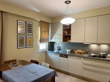 Shitje, Apartament 3+1+2, Rruga 5 Maji, Concord Center, Tiranë. AREA42880