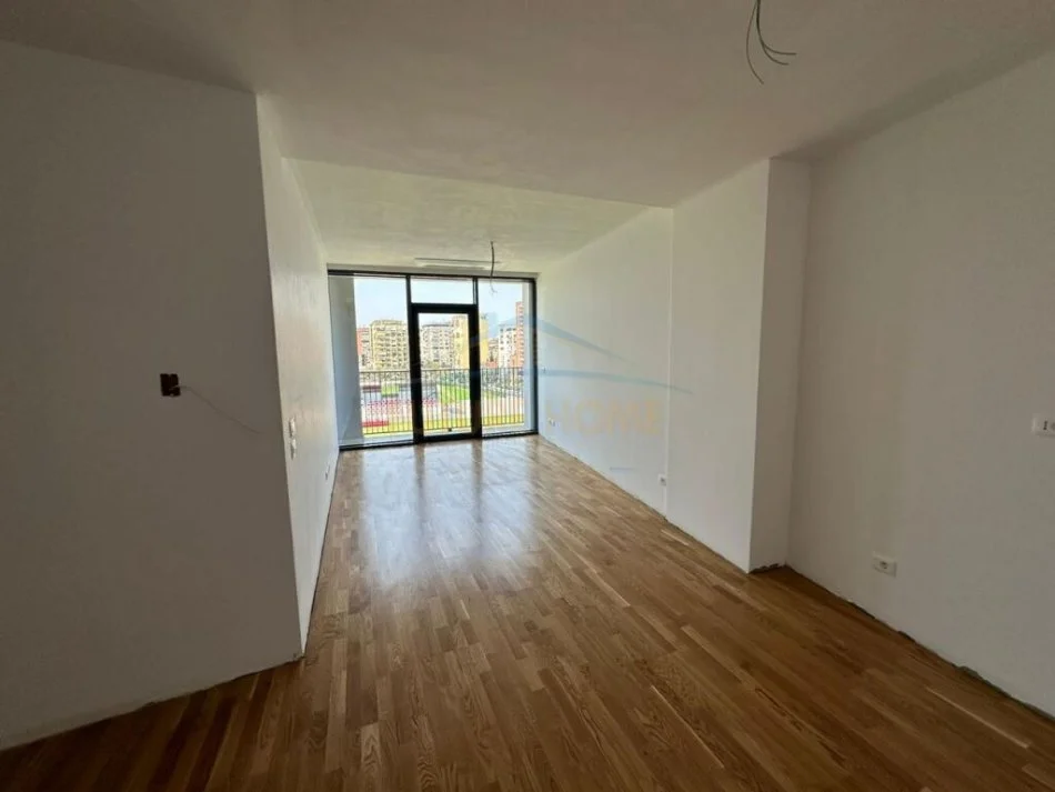 Tirane, jepet me qera zyre Kati 4, 92 m² 1.200 € (Liqeni Artificial)