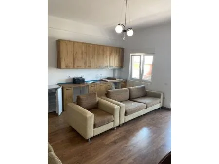 Tirane, jepet me qera 1+1 Kati 2, 67 m² 300 € (Rruga Ramazan Shushku Farkë,Shqipëria AREA42887)