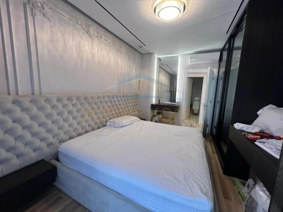 Tirane, shitet apartament 2+1 Kati 7, 116 m² 230.000 € (Unaza e re)