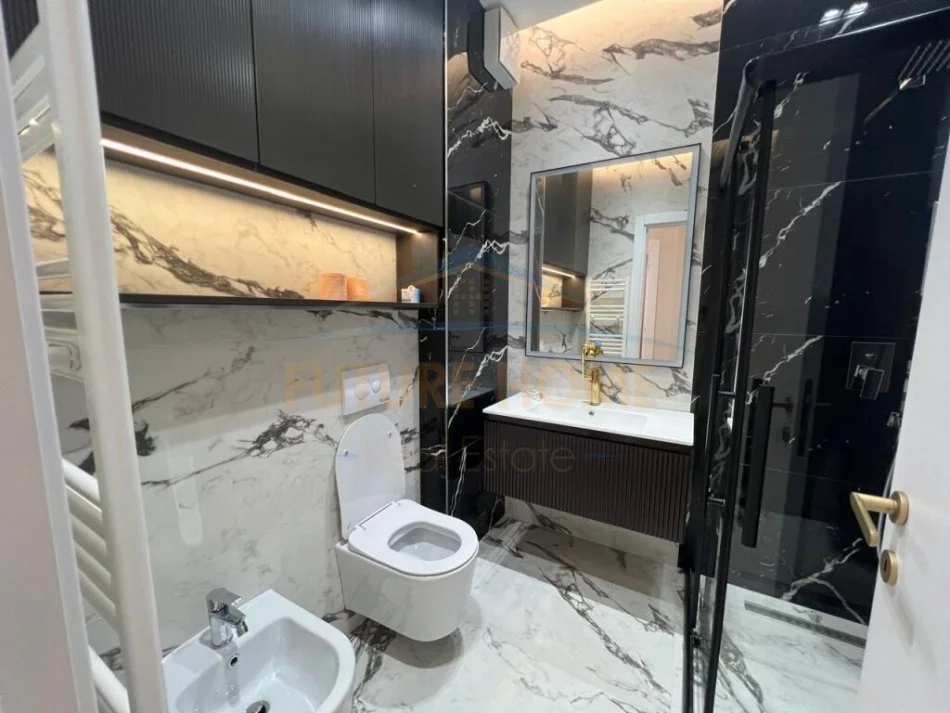 Tirane, shitet apartament 2+1 Kati 7, 116 m² 230.000 € (Unaza e re)