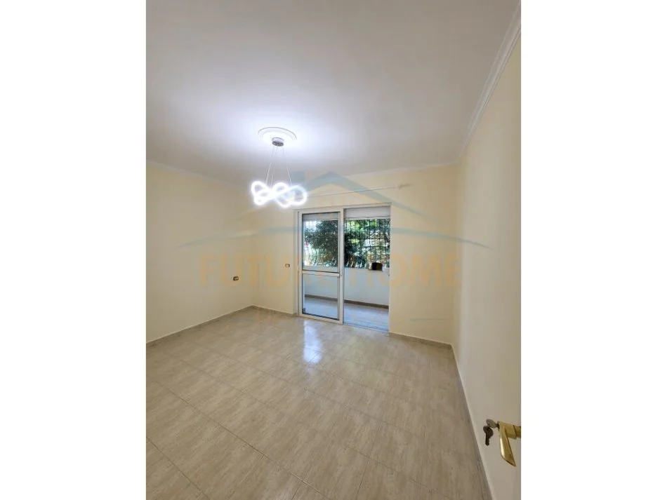 Tirane, shitet apartament 2+1 Kati 2, 77 m² 132.000 € (Brryli)