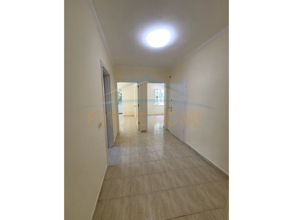 Tirane, shitet apartament 2+1+Ballkon Kati 2, 78 m² 132.000 € (Ali Demi)