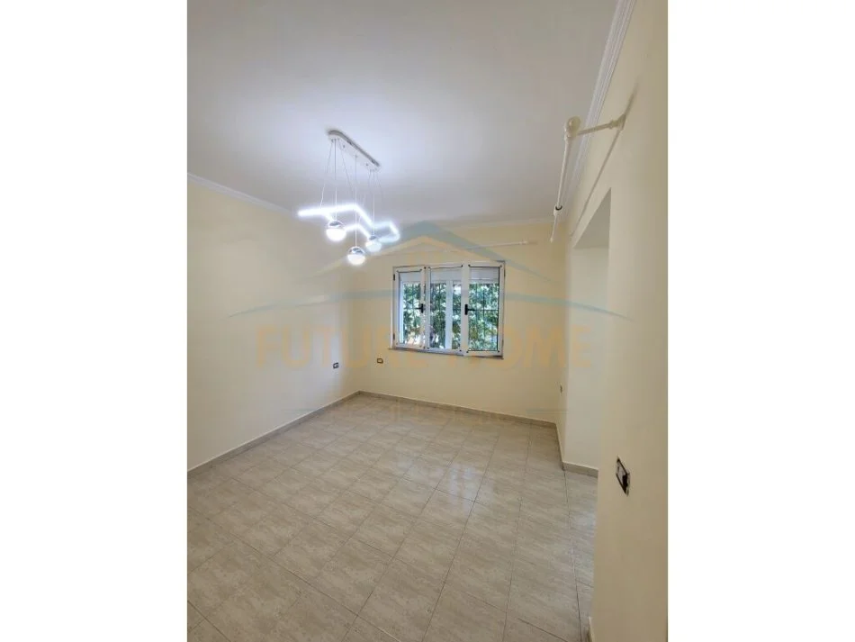 Tirane, shitet apartament 2+1 Kati 2, 77 m² 132.000 € (ALI DEM)