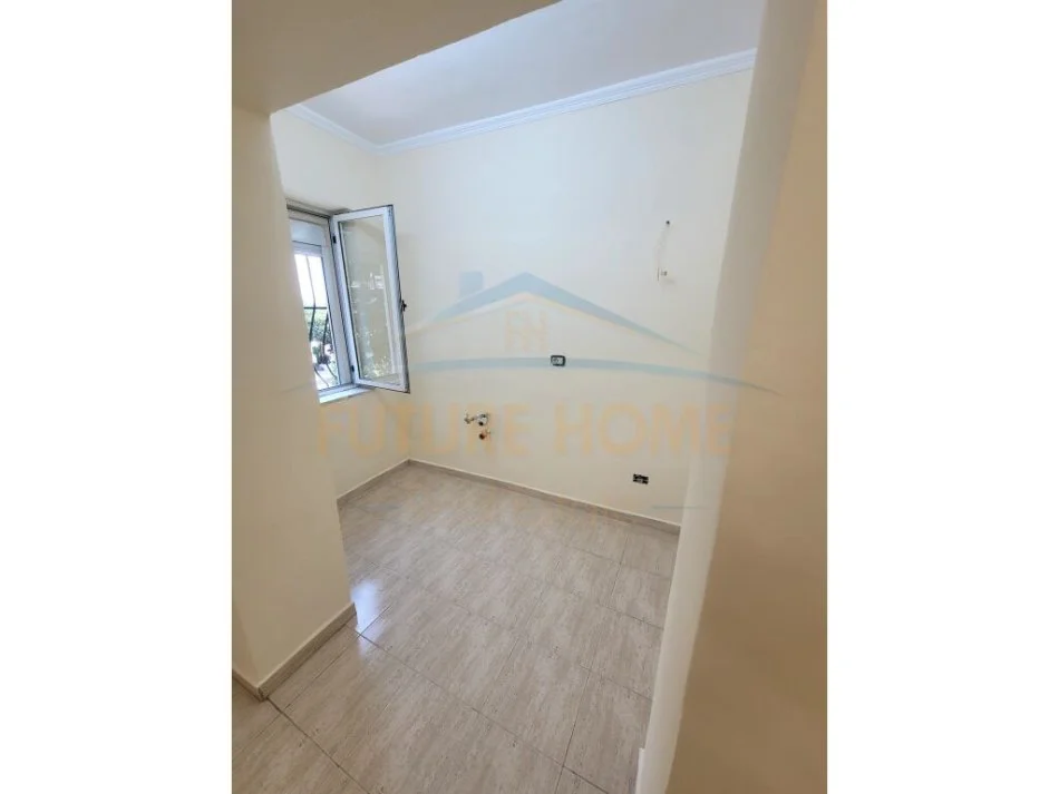 Tirane, shitet apartament 2+1+Ballkon Kati 2, 78 m² 132.000 € (Ali Demi)