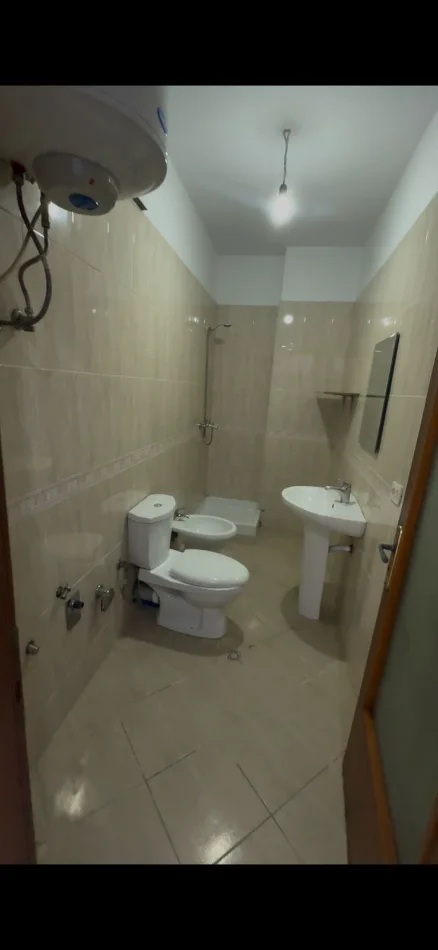 Tirane, jepet me qera apartament 2+1 Kati 5, 100 m² 500 € (Astir)