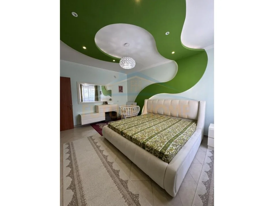 Tirane, jepet me qera apartament 2+1 Kati 3, 120 m² 500 € (BLEVARDI MIGJENI)