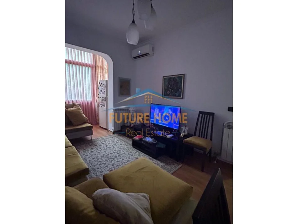 Tirane, jepet me qera apartament 1+1 Kati 5, 60 m² 500 € (myslym shyri)