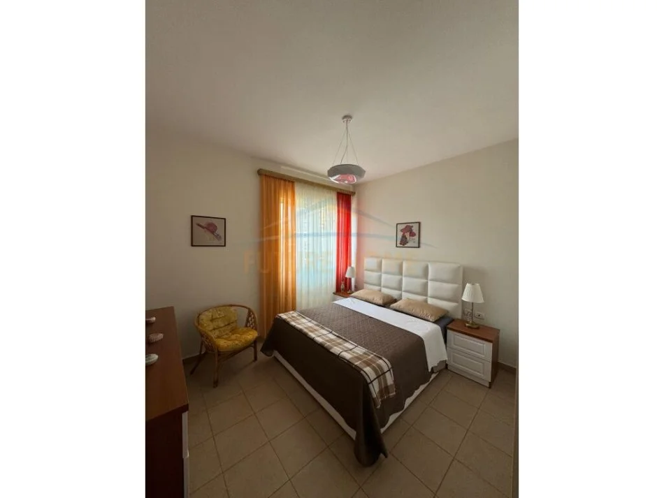 Tirane, jepet me qera apartament 2+1 Kati 4, 112 m² 650 € (Pazari i Ri)