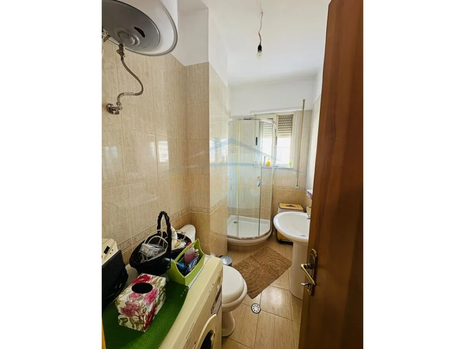 Tirane, jepet me qera apartament 2+1 Kati 4, 112 m² 650 € (Pazari i Ri)