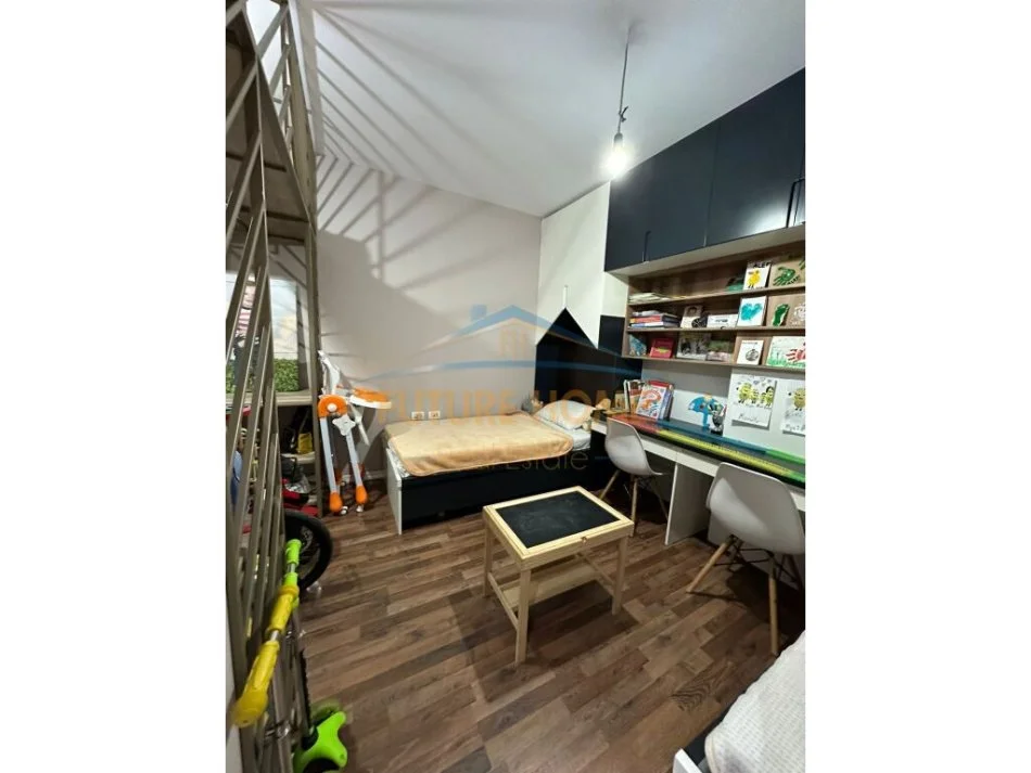 Tirane, shitet apartament 3+1 Kati 1, 116 m² 180.000 € (Kopshti Zoologjik)