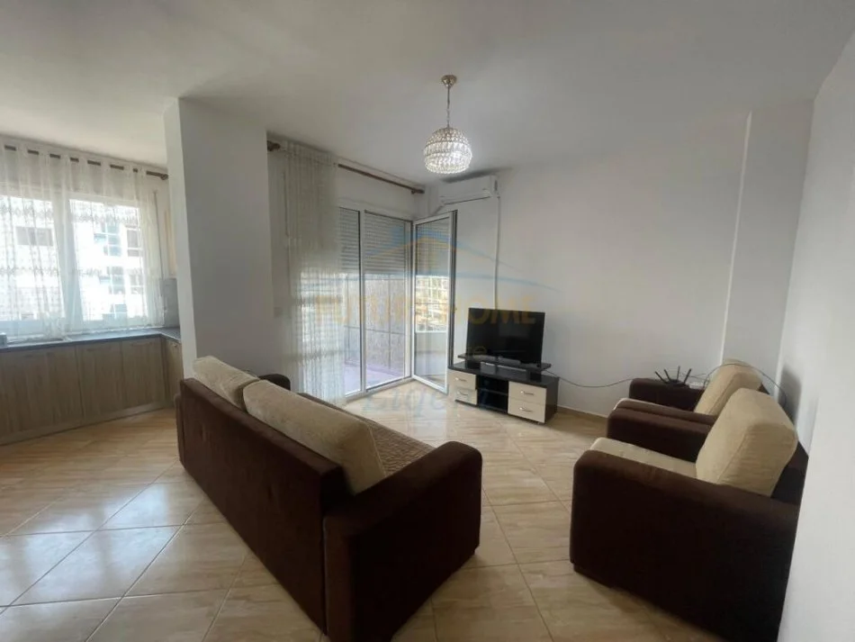 Tirane, jepet me qera apartament 2+1 Kati 2, 110 m² 500 € (Kopshti Zoologjik)