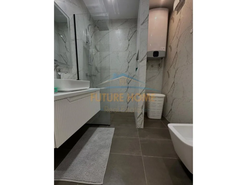 Tirane, jepet me qera apartament 2+1+Aneks+Ballkon Kati 4, 113 m² 1.400 € (Rruga e Kavajes)