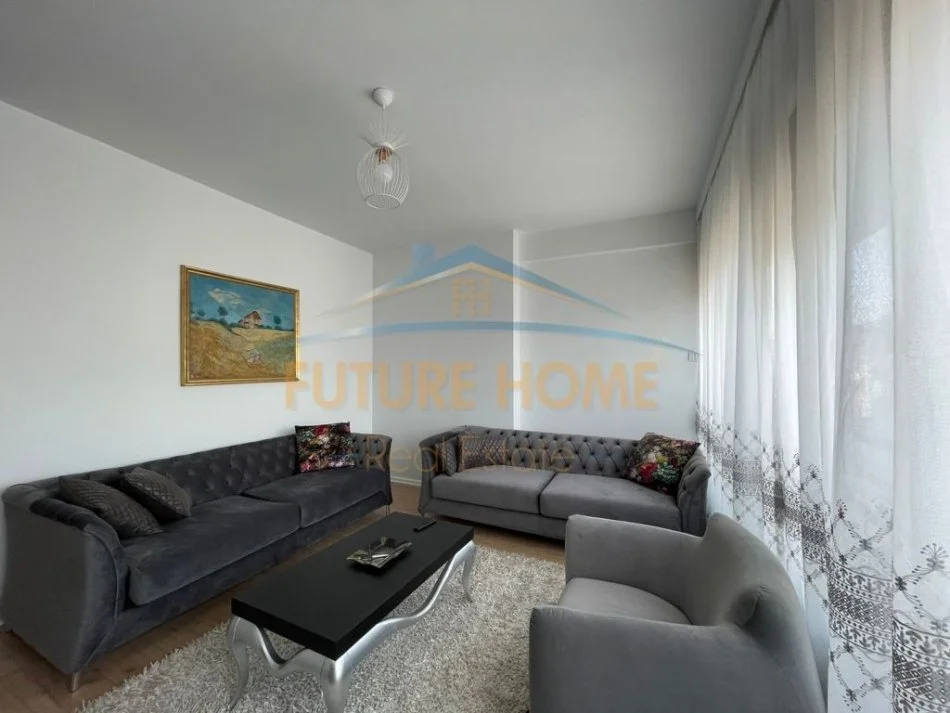 Tirane, jepet me qera apartament 2+1 Kati 7, 113 m² 950 € (PAZARI I RI)