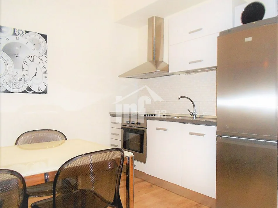 Tirane, jepet me qera apartament 1+1 Kati 4, 80 m² 1.100 € (PRANË RADIO TELEVIZIONIT SHQIPTAR)