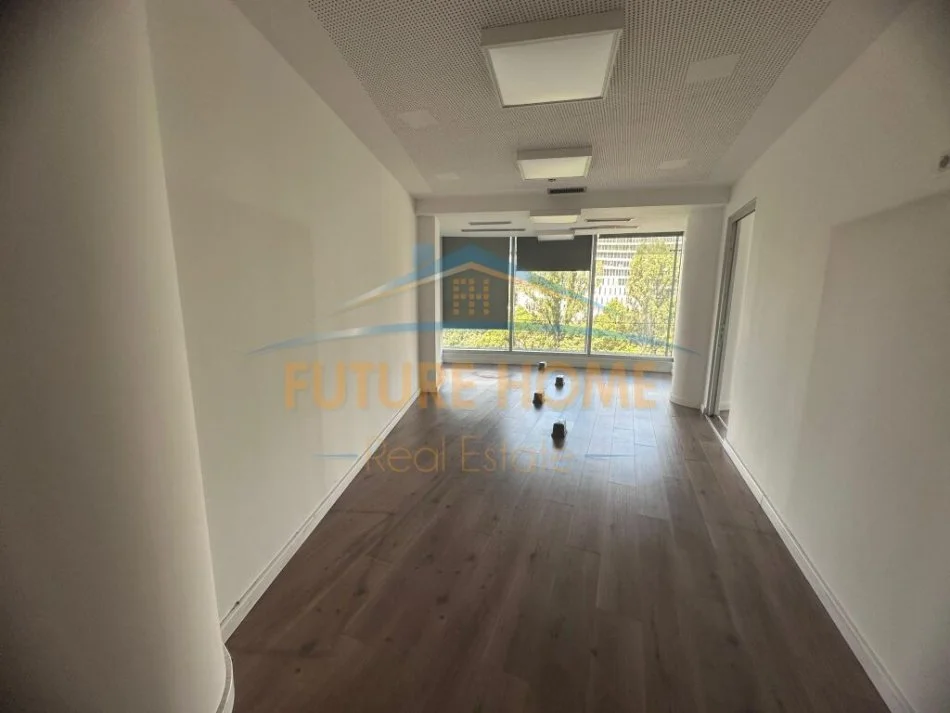Tirane, jepet me qera zyre Kati 4, 444 m² 11.500 € (QENDER)