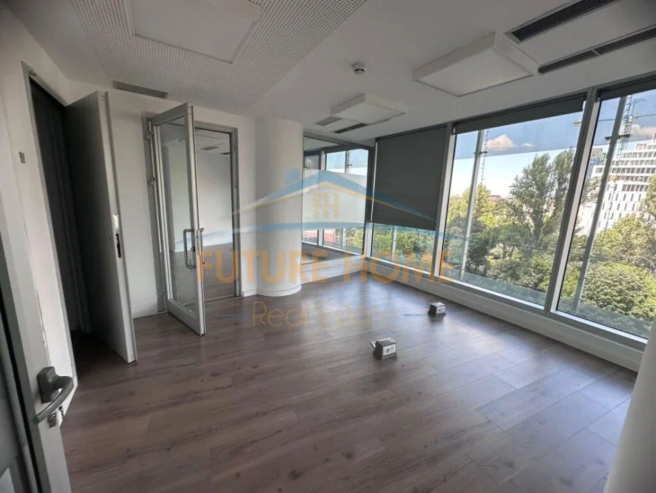 Tirane, jepet me qera zyre Kati 4, 444 m² 11.500 € (QENDER)