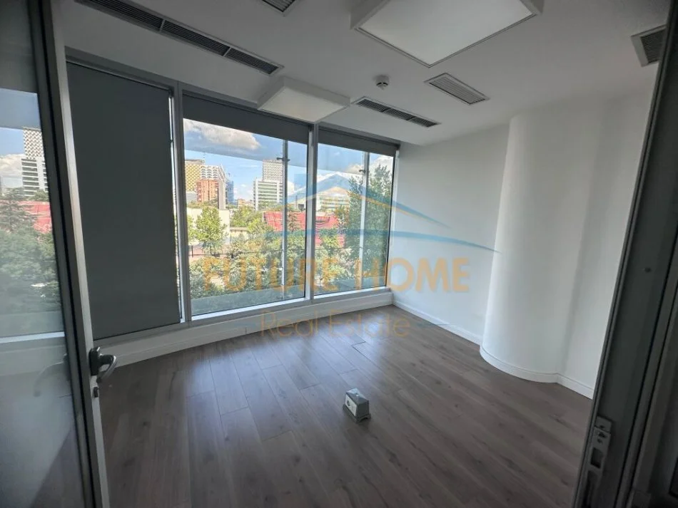 Tirane, jepet me qera zyre Kati 4, 444 m² 11.500 € (QENDER)