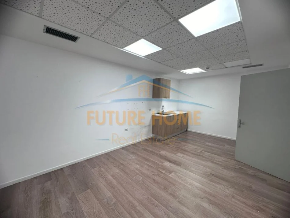 Tirane, jepet me qera zyre Kati 4, 444 m² 11.500 € (QENDER)