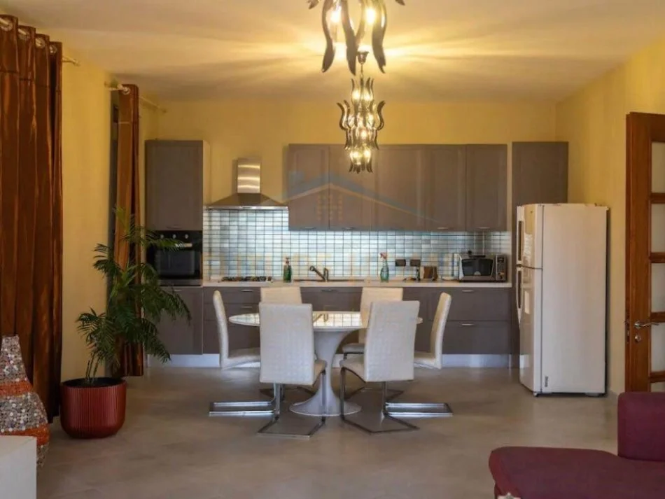 Durres, jap me qera shtepi 2+1 Kati 2, 100 m² 500 € (Taulantia)