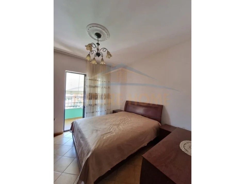 Tirane, jepet me qera apartament 2+1 Kati 5, 95 m² 600 € (9 katshet mbrapa Poliklinikes Qendrore)
