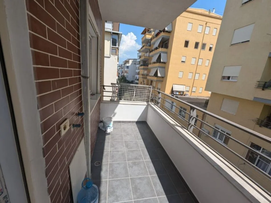 Tirane, jepet me qera apartament 2+1 Kati 4, 85 m² 470 € (Kodra e Diellit)