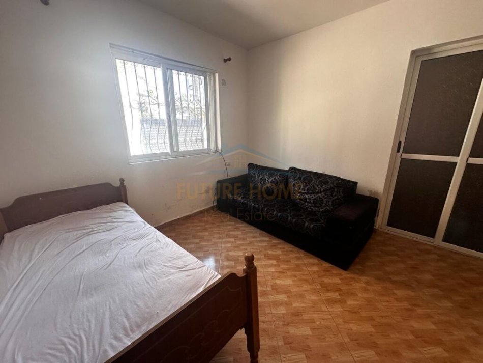 Tirane, jepet me qera 2+1 Kati 1, 80 m² 250 € (Perball Spitaleve, Allias)