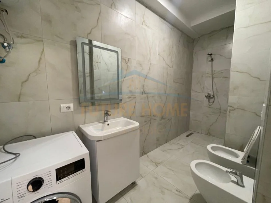 Tirane, jepet me qera apartament 1+1 Kati 3, 65 m² 550 € (Rruga Jordan Misja)