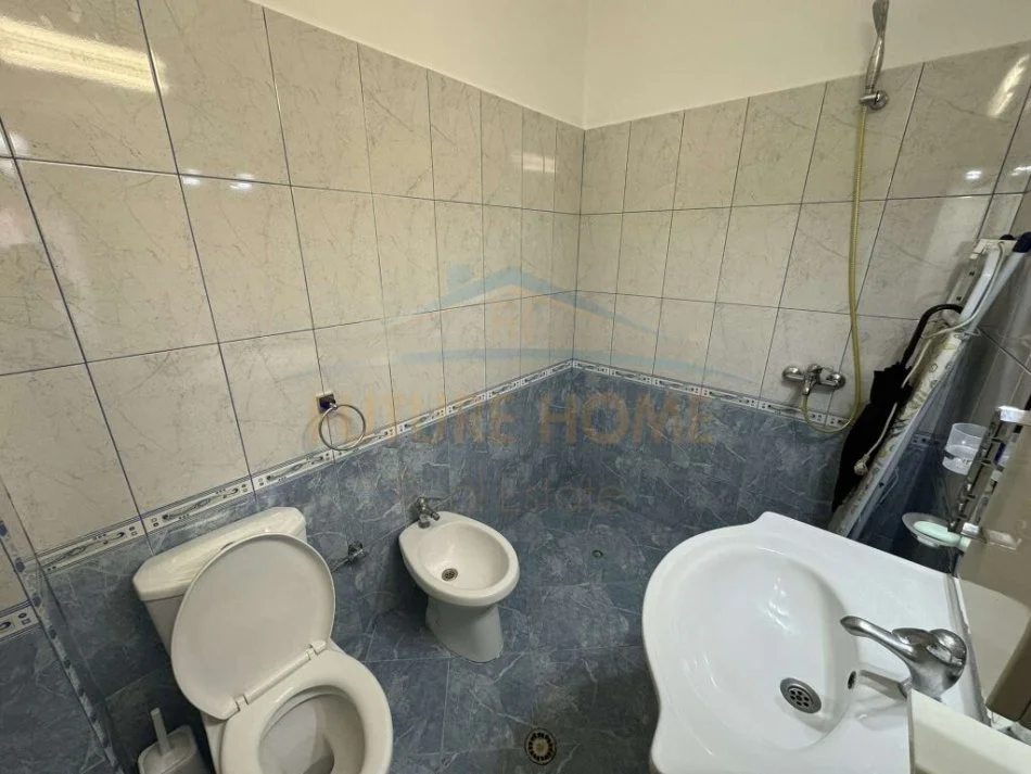 Tirane, jepet me qera apartament 2+1 Kati 5, 112 m² 470 € (Unaza e Re)