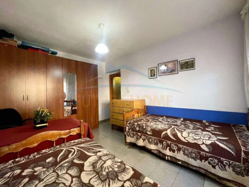 Tirane, jepet me qera apartament 3+1 Kati 1, 95 m² 1.000 € (MYSLYM SHYRI)