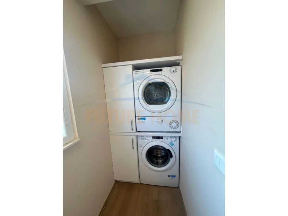 Tirane, jepet me qera apartament 2+1+Ballkon Kati 5, 78 m² 600 € (21Dhjetori)