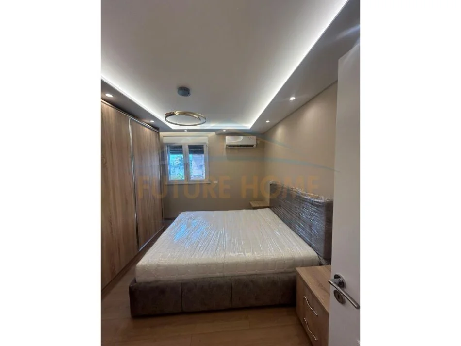 Tirane, jepet me qera apartament 2+1+Ballkon Kati 5, 78 m² 600 € (21Dhjetori)