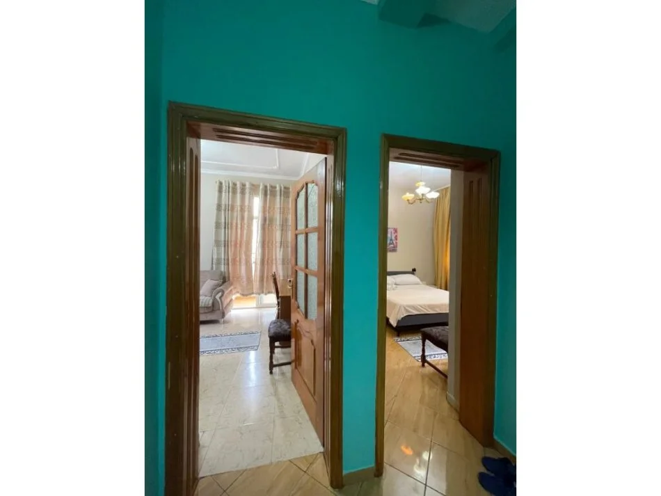 Tirane, jepet me qera apartament 2+1 Kati 4, 95 m² 700 € (Qender, prane Universitetit "Albanian University")