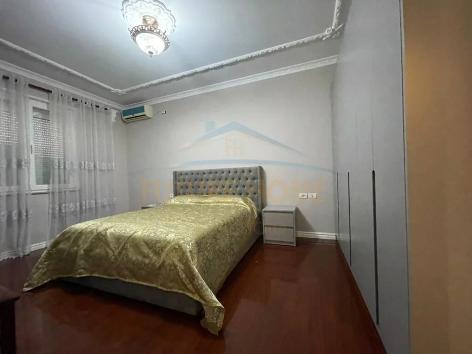 Tirane, jepet me qera apartament 2+1 Kati 4, 100 m² 1.100 € (Libri Universitar, Bllok)
