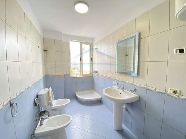 Tirane, shitet apartament 2+1 Kati 3, 93 m² 93.000 Euro (Yzberisht)