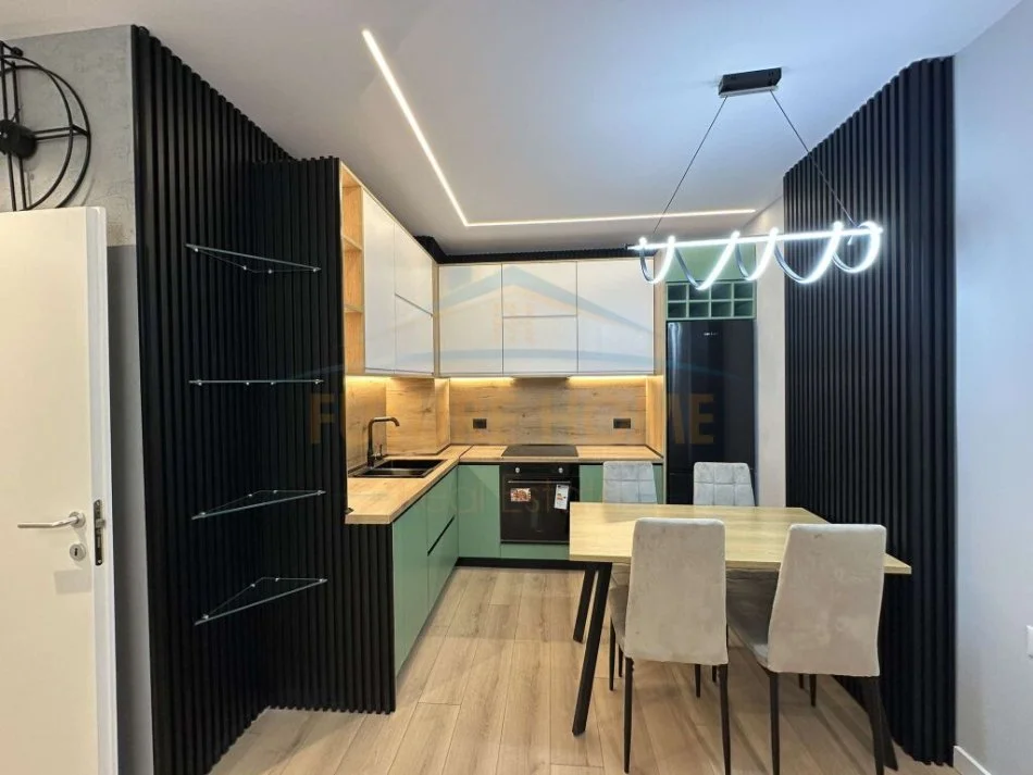 Tirane, shitet apartament 2+1 Kati 5, 87 m² 142.000 € (LAPRAKE)