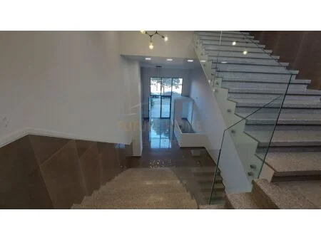 Tirane, shitet ambjent biznesi Kati 1, 42 m² 127.000 € (Rruga Kongresi Manastirit, Kompleksi ASL, Tirane, AREA43084)