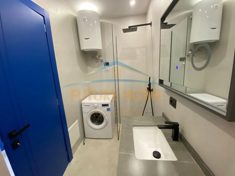 Tirane, shitet apartament 1+1+Ballkon Kati 5, 48 m² 152.000 € (Komuna e Parisit)