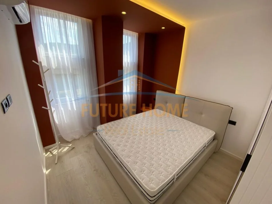 Tirane, shitet apartament 1+1+Ballkon Kati 5, 48 m² 152.000 € (Komuna e Parisit)