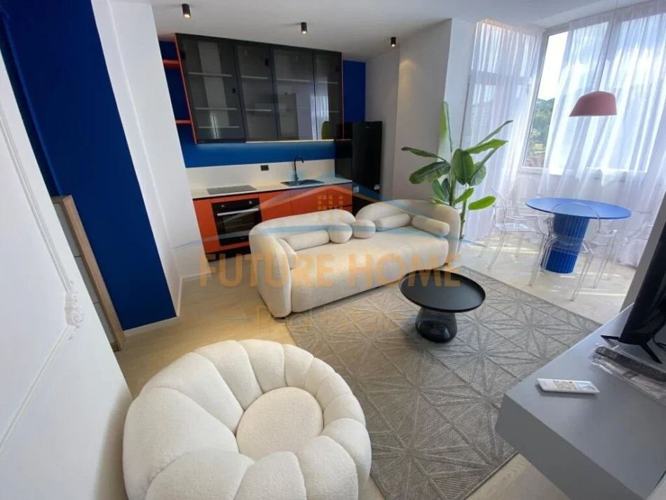 Tirane, shitet apartament 1+1+Ballkon Kati 5, 48 m² 152.000 € (Komuna e Parisit)